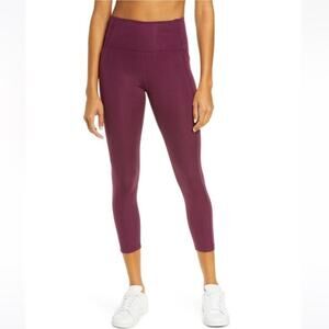 Girlfriend Collective compressive pocket crop‎ legging in Plum size medium
